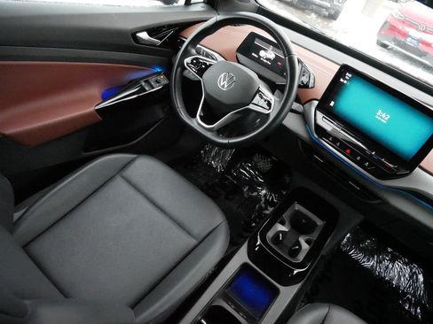 Certified 2021 Volkswagen ID.4 Pro S w/ Gradient Package image 9