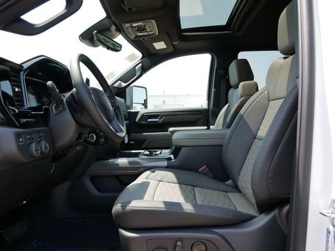 New 2026 Chevrolet Silverado 2500 ZR2 w/ LPO, Dark Essentials Package AWD/4WD image 11