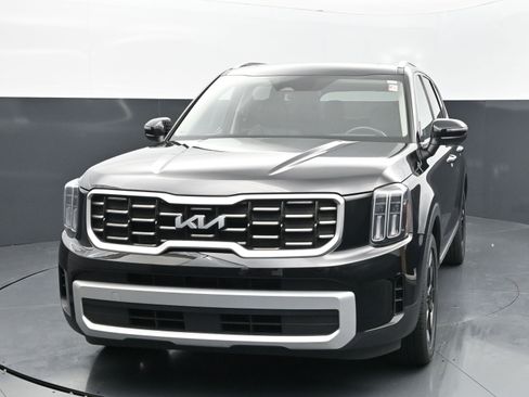 Used 2025 Kia Telluride S FWD image 8
