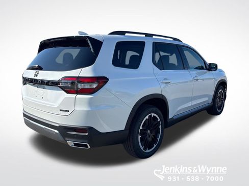 New 2026 Honda Pilot Touring image 3