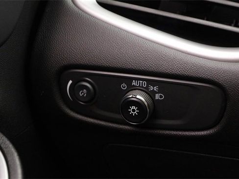 Used 2024 Chevrolet Malibu LT image 18