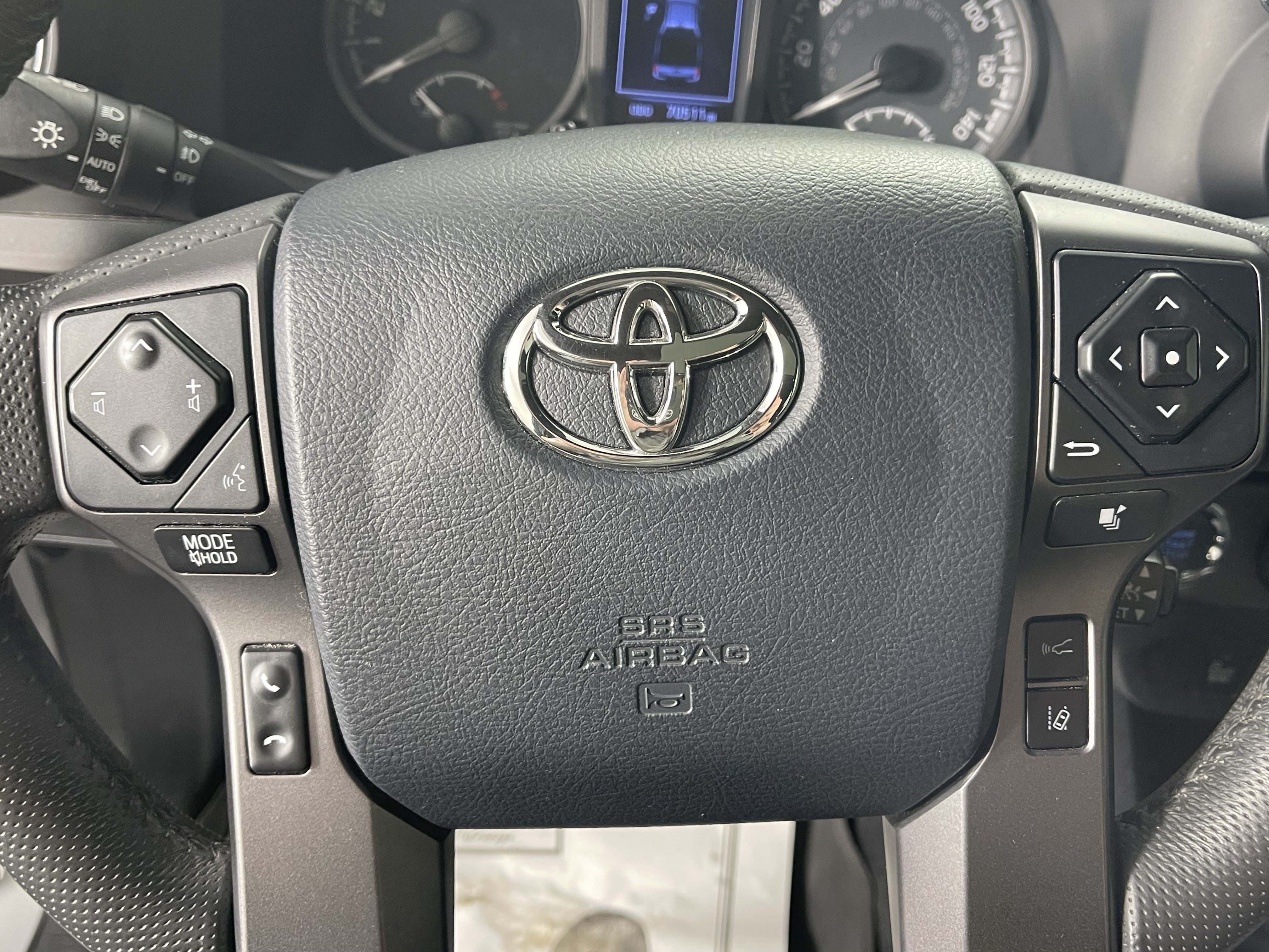 Used 2020 Toyota Tacoma TRD Off-Road w/ TRD Premium Off Road Package AWD/4WD image 20