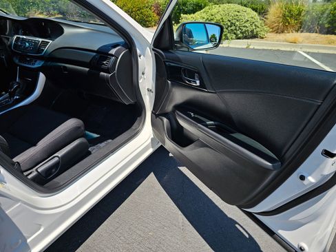 Used 2013 Honda Accord Sport image 27
