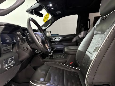 Used 2024 GMC Sierra 1500 AT4X AWD/4WD image 16