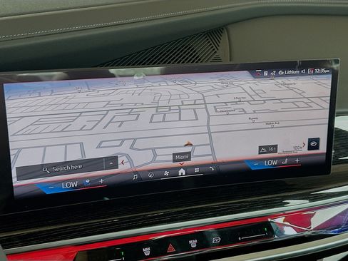 New 2026 BMW 750e xDrive w/ Premium Package image 11