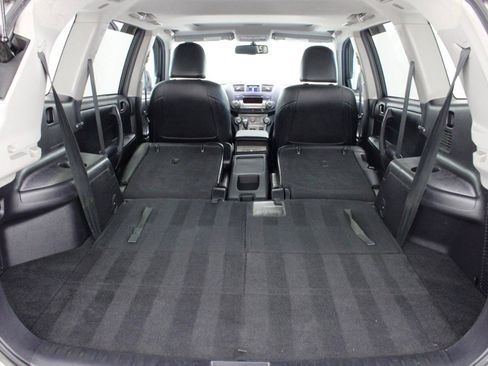 Used 2011 Toyota Highlander SE w/ Tow Pkg FWD image 70