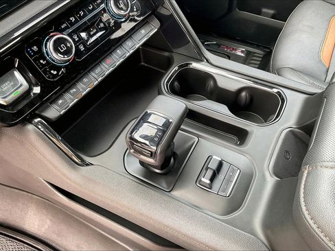 Used 2022 GMC Sierra 1500 AT4 w/ AT4 Premium Package AWD/4WD image 14