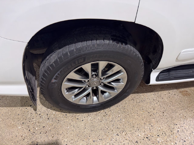 Used 2017 Lexus GX 460 Luxury w/ Preferred Accessory Package AWD/4WD image 29