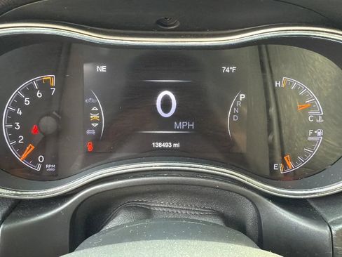 Used 2018 Jeep Grand Cherokee Laredo AWD/4WD image 34