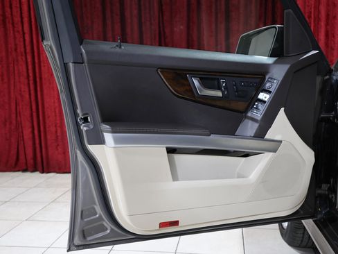 Used 2015 Mercedes-Benz GLK 350 2WD image 11