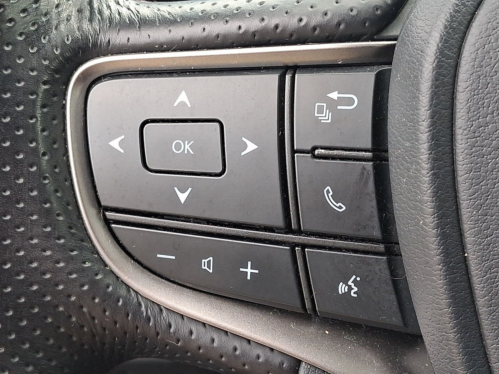 Used 2019 Lexus UX 250h F Sport AWD/4WD image 21