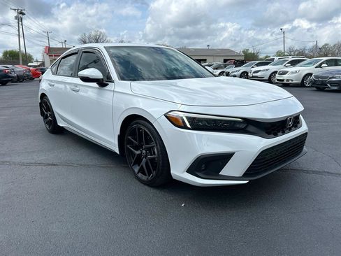 Used 2024 Honda Civic Sport Touring image 3