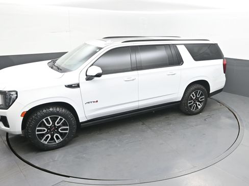 Used 2021 GMC Yukon XL AT4 w/ AT4 Premium Plus Package AWD/4WD image 34