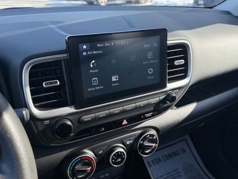 Used 2022 Hyundai Venue SE image 26