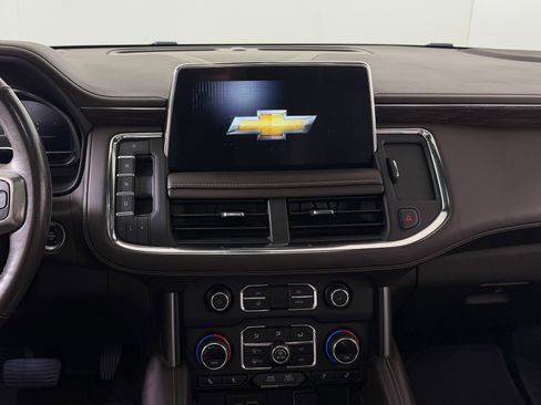 Used 2022 Chevrolet Suburban LT w/ LT Signature Package image 13