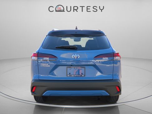 Certified 2026 Toyota Corolla Cross LE w/ Moonroof Package image 5