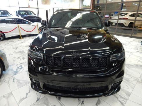 Used 2020 Jeep Grand Cherokee SRT image 3