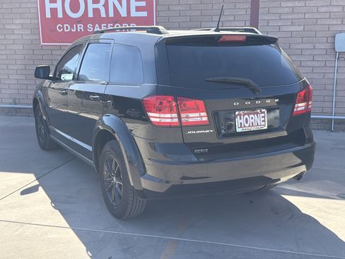 Used 2020 Dodge Journey SE w/ SE Popular Equipment Group image 3