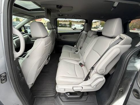 Used 2023 Honda Odyssey Touring image 9