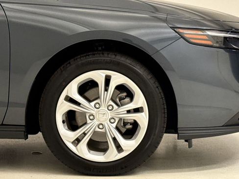 Certified 2025 Honda Accord LX image 6