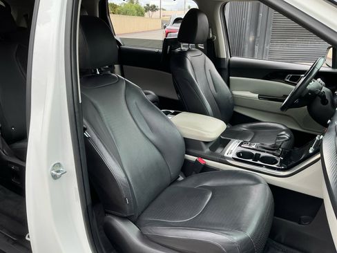 Used 2022 Kia Carnival SX Prestige image 22