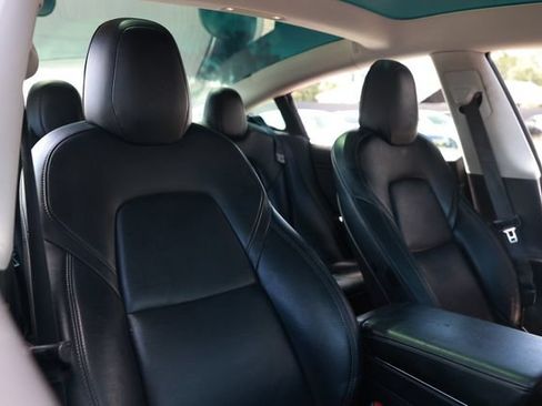 Used 2019 Tesla Model 3 Standard Range RWD image 19