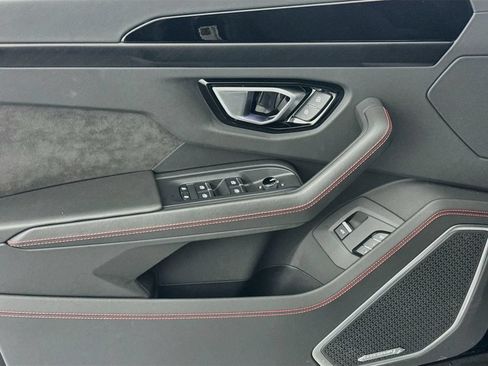 Used 2024 Lamborghini Urus S AWD/4WD image 18