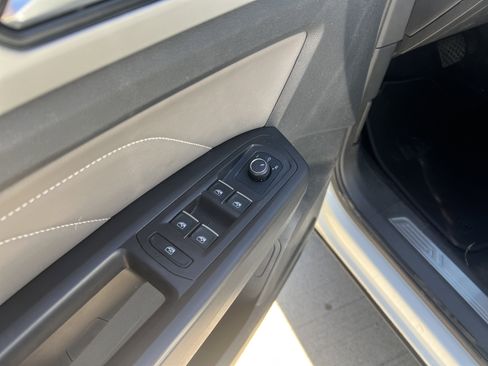 Certified 2023 Volkswagen Atlas SE image 14