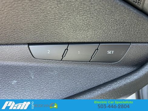 Used 2021 Audi e-tron Premium w/ Convenience Plus Package AWD/4WD image 15