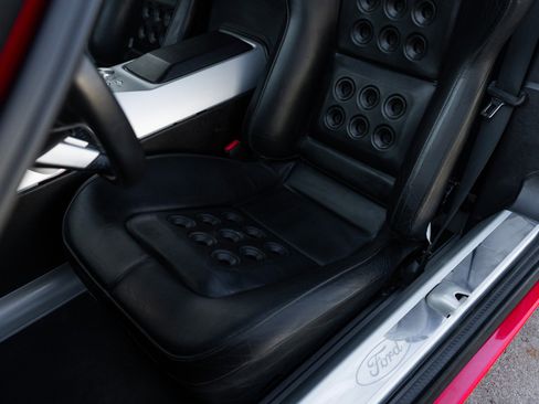 Used 2005 Ford GT image 34