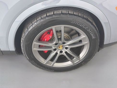 Certified 2024 Porsche Cayenne S AWD/4WD image 13