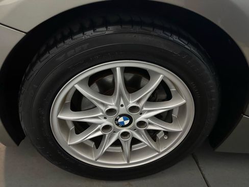 Used 2004 BMW Z4 2.5i RWD image 19