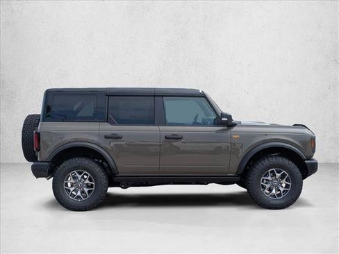 New 2025 Ford Bronco Badlands image 4