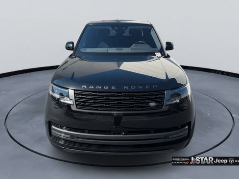 Used 2025 Land Rover Range Rover Long Wheelbase SE AWD/4WD image 2
