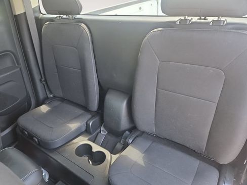 Used 2022 Chevrolet Colorado LT w/ Safety Package RWD image 13
