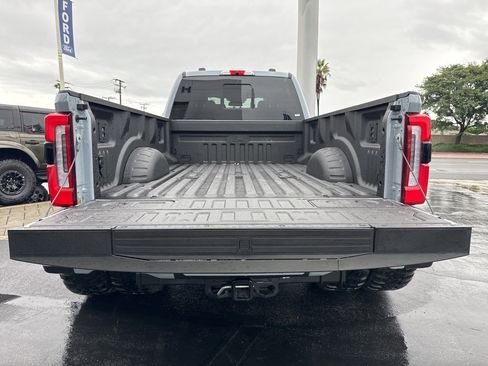 Used 2026 Ford F450 Platinum w/ FX4 Off-Road Package image 13