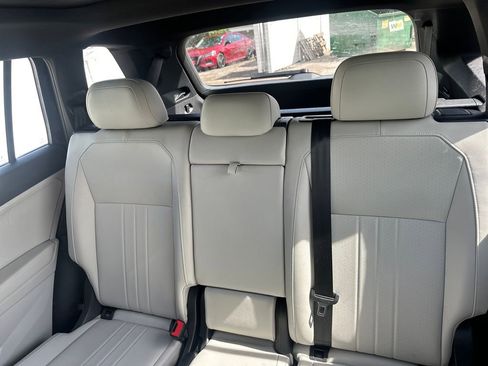 Used 2023 Volkswagen Tiguan SE R-Line FWD image 34
