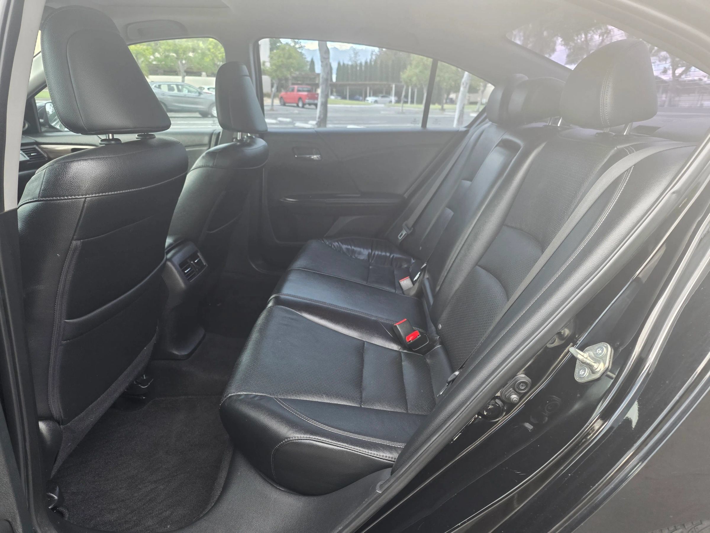 Used 2017 Honda Accord EX-L image 15