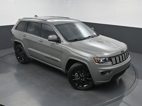 Used 2021 Jeep Grand Cherokee Laredo X RWD image 30