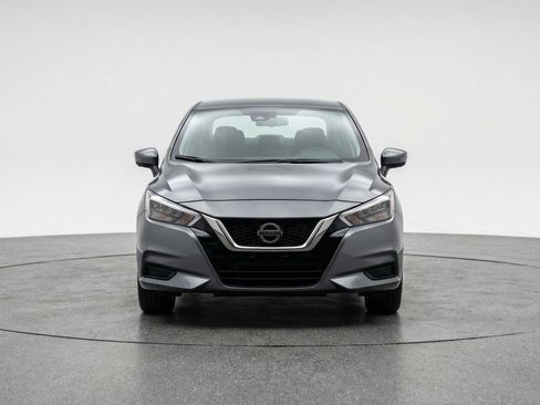 Used 2025 Nissan Versa SV FWD image 2