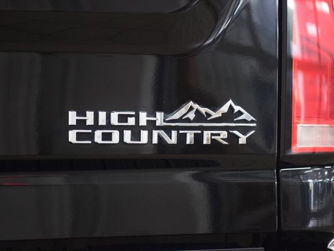 Used 2024 Chevrolet Silverado 3500 High Country w/ Technology Package AWD/4WD image 29