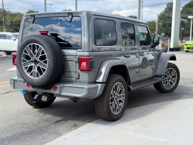 Used 2023 Jeep Wrangler Unlimited Sahara AWD/4WD image 7