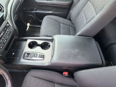 Used 2025 Honda Ridgeline Sport image 13