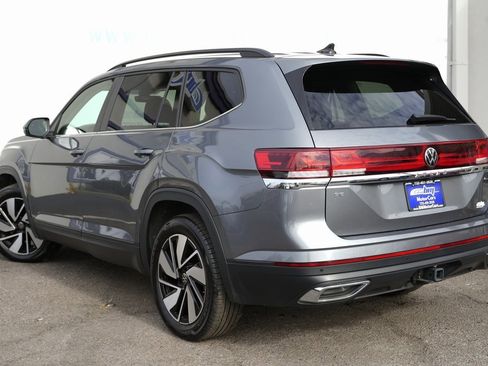 Used 2024 Volkswagen Atlas SE image 4