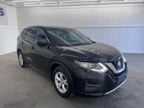 Used 2020 Nissan Rogue S FWD image 3