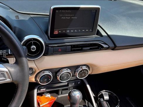 Used 2017 MAZDA MX-5 Miata RF Grand Touring image 6