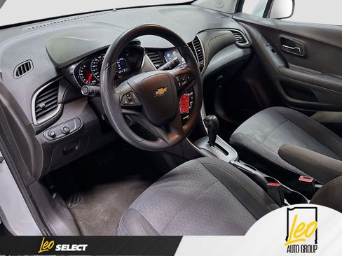 Used 2020 Chevrolet Trax LS w/ Tint and Cruise Package FWD image 12