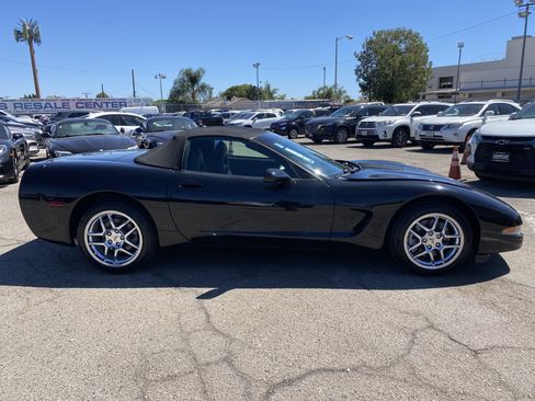 Used 2001 Chevrolet Corvette Convertible w/ Preferred Equipment Group2 RWD image 8