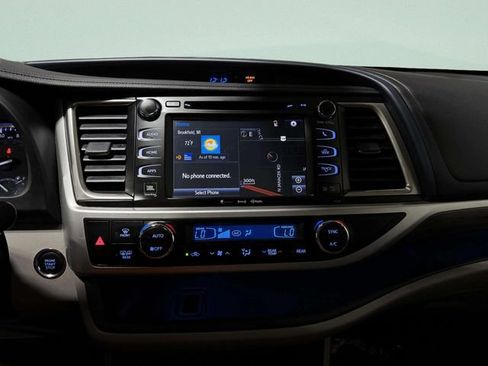 Used 2018 Toyota Highlander Limited Platinum AWD/4WD image 14