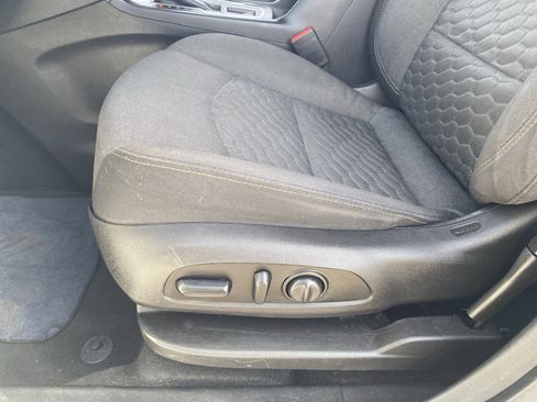 Used 2018 Chevrolet Equinox LT image 22